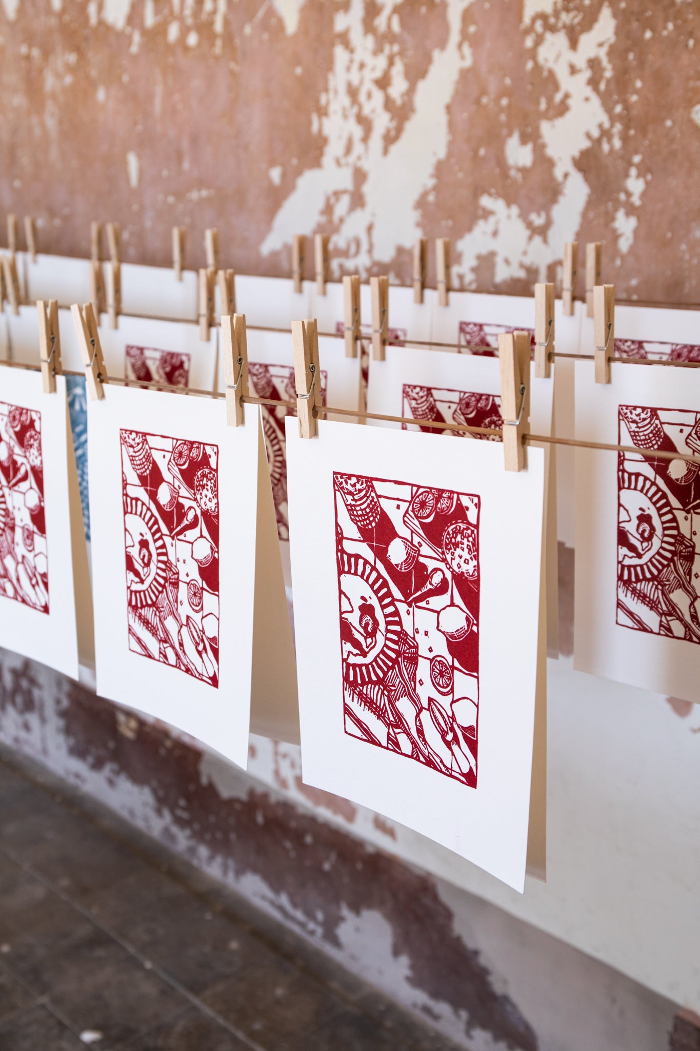 "Cocktail hour", lino print